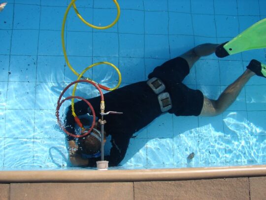 vazamento-em-piscinas-como-detectar-e-consertar-esgotecnica-litoral