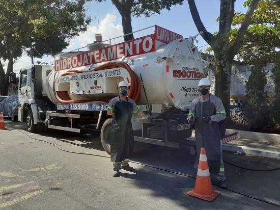 A Esgotecnica Litoral atende toda a baixada Santista 24 horas